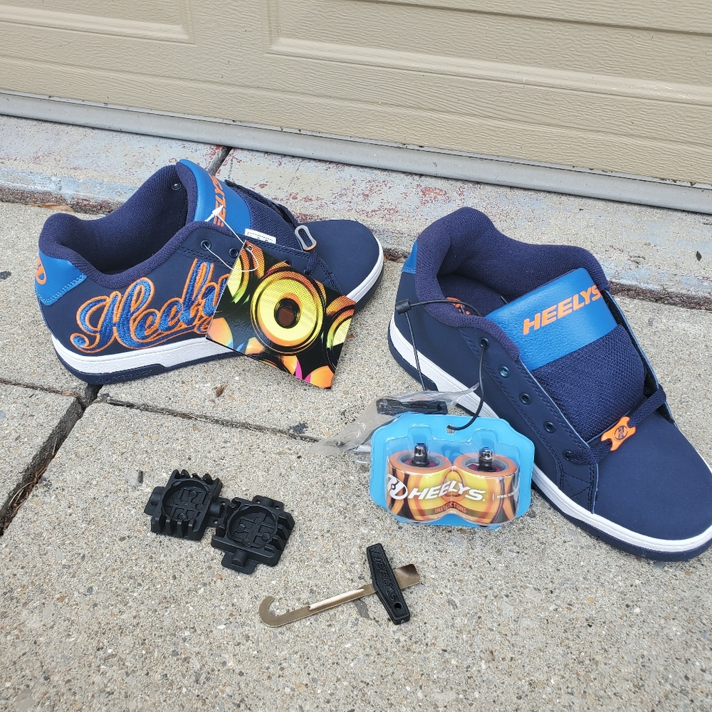 NEW HEELYS Split Roller Shoe  Navy Royal Orange- Nubuck